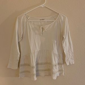 White 3/4 sleeve babydoll top w/ keyhole